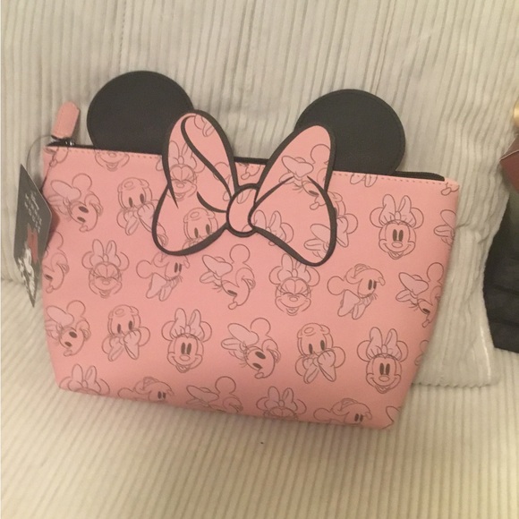 Disney - Picture 4 of 10